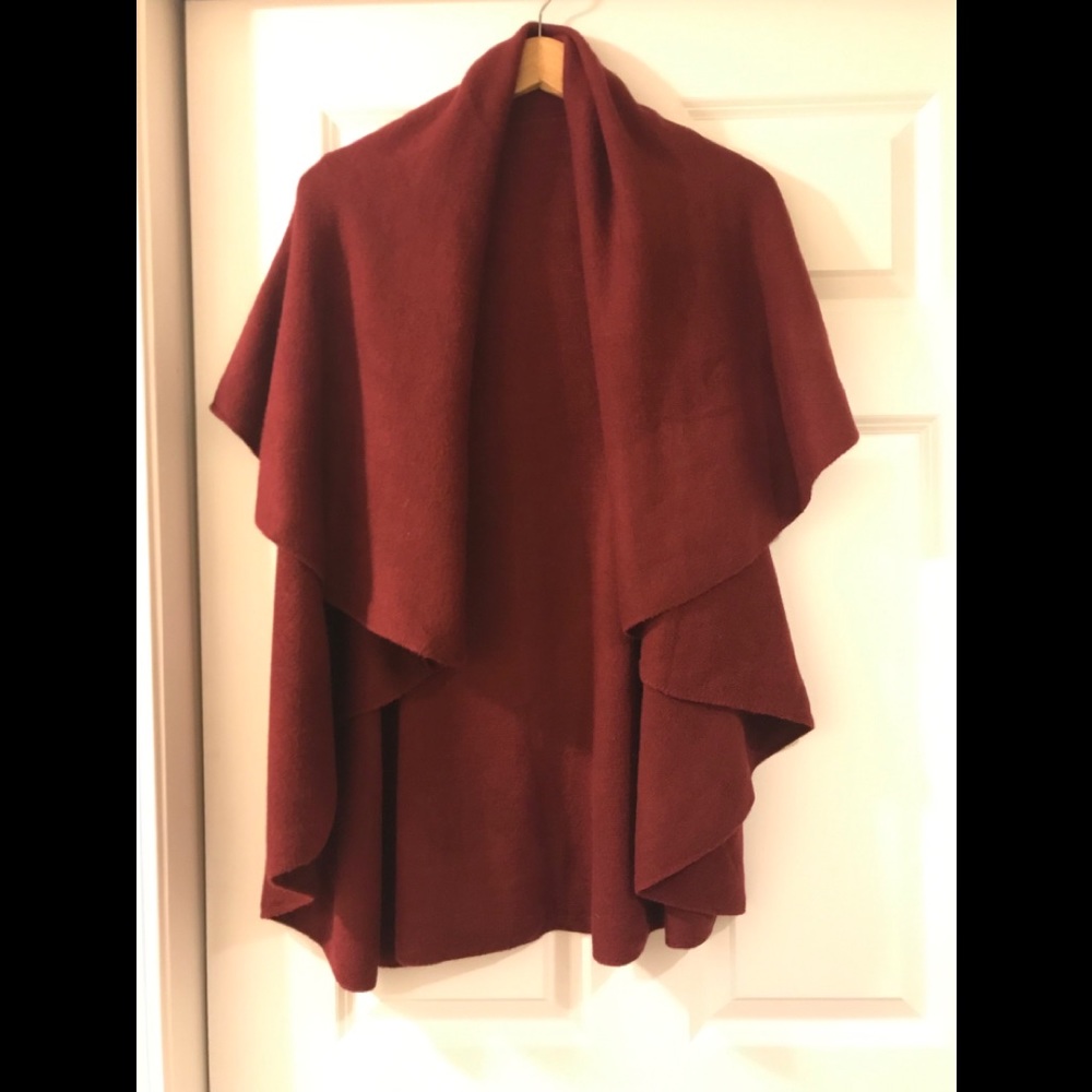 Rochelle’s Boutique burgundy shawl